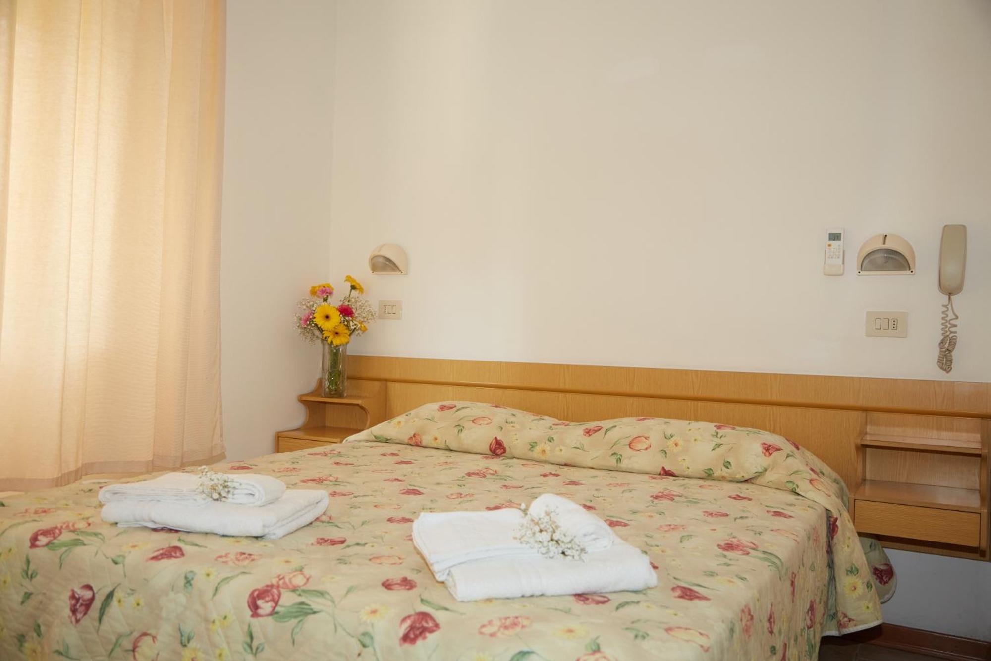 Hotel Italiacervia Bagian luar foto