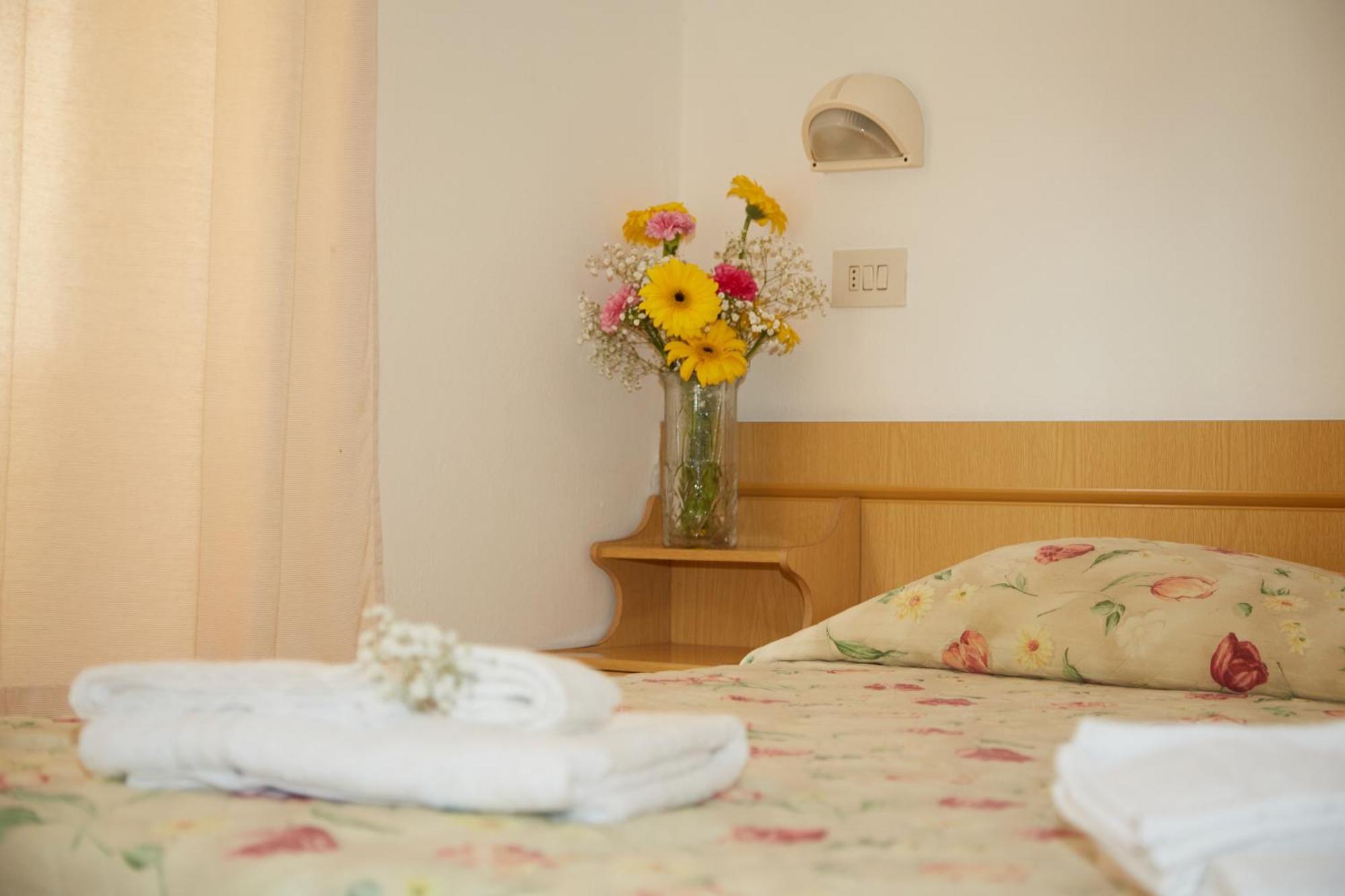 Hotel Italiacervia Bagian luar foto