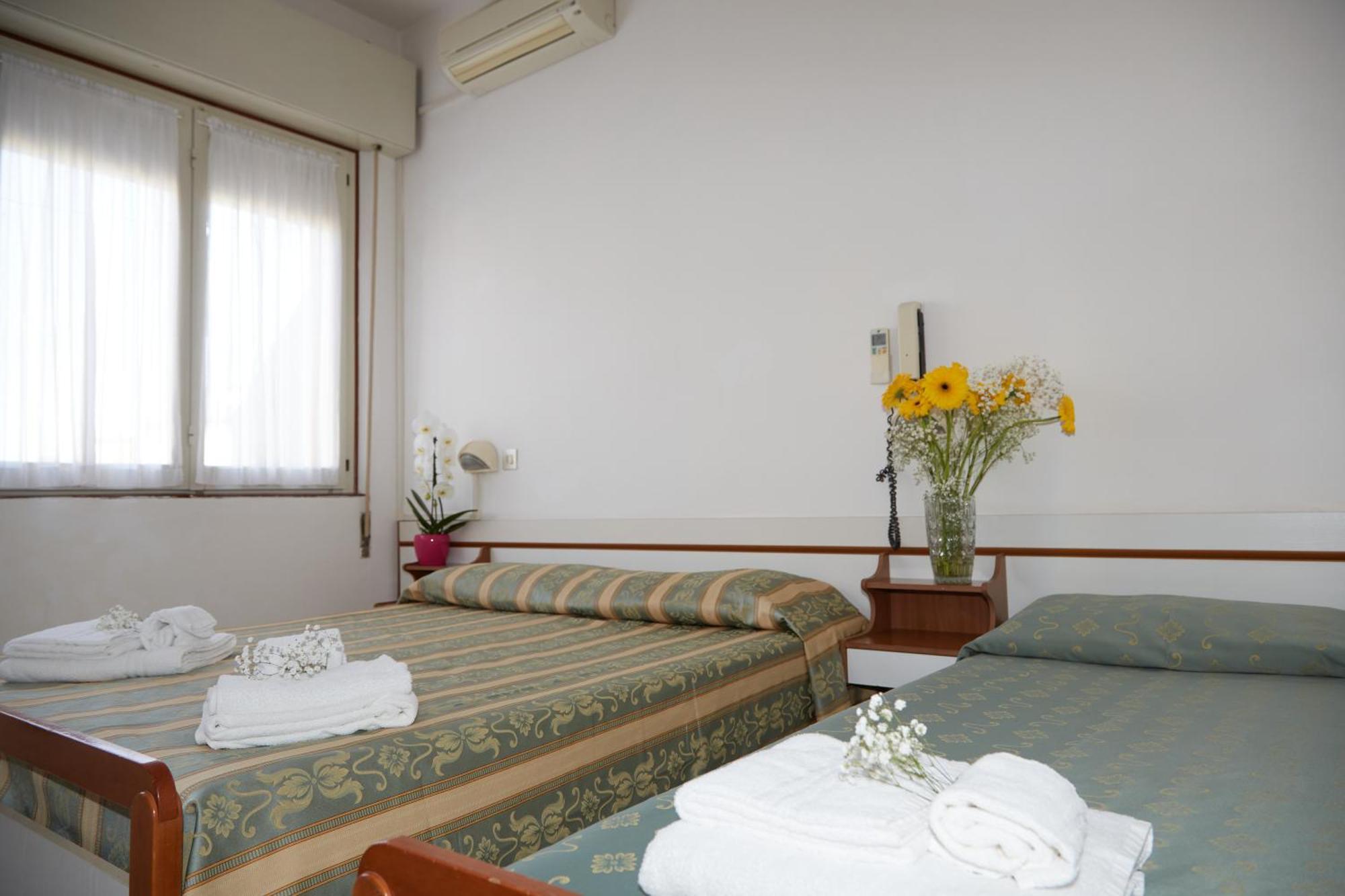 Hotel Italiacervia Bagian luar foto