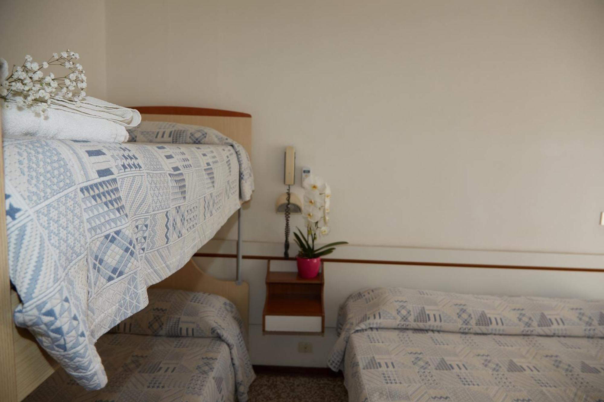 Hotel Italiacervia Bagian luar foto