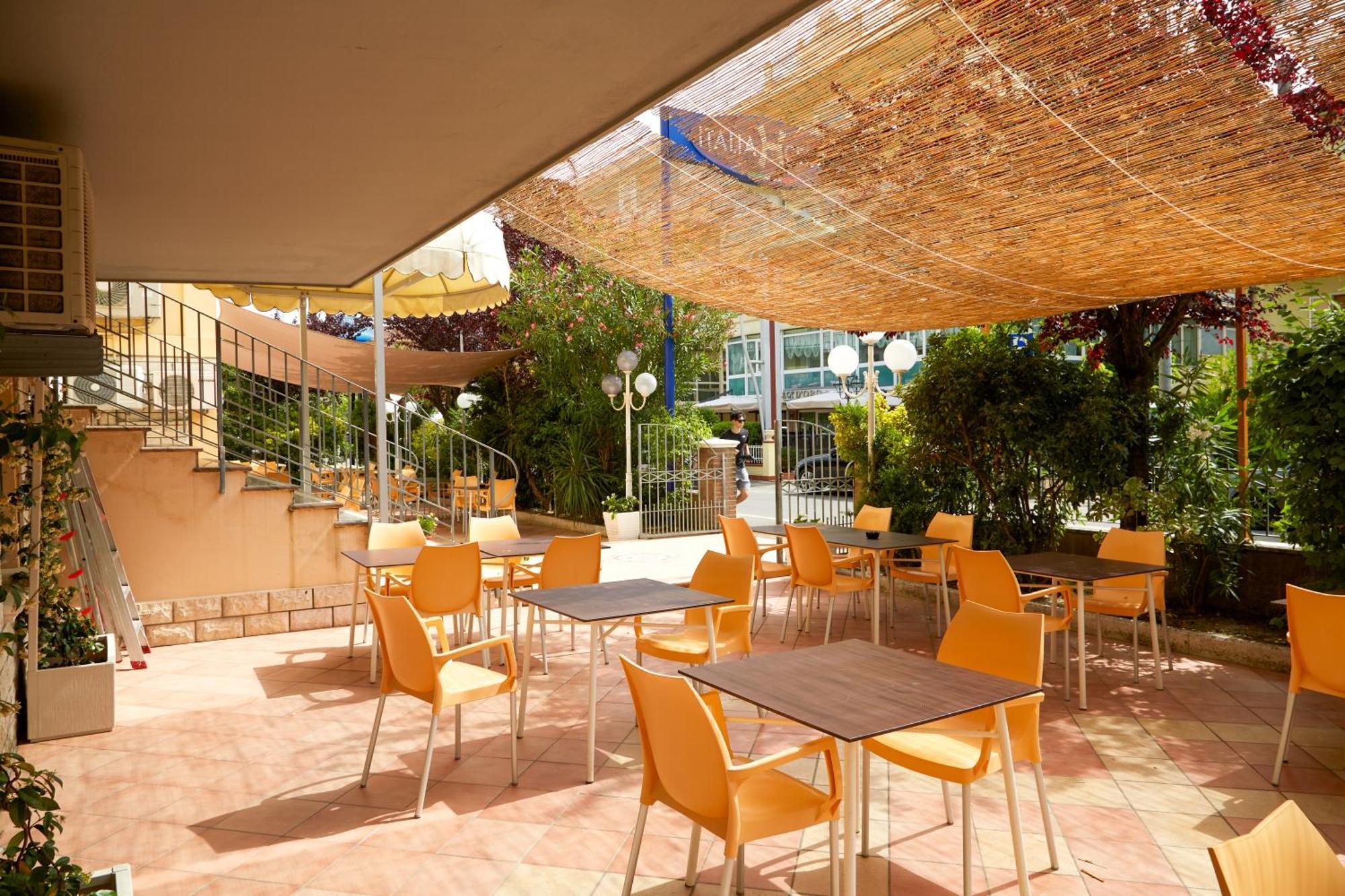 Hotel Italiacervia Bagian luar foto