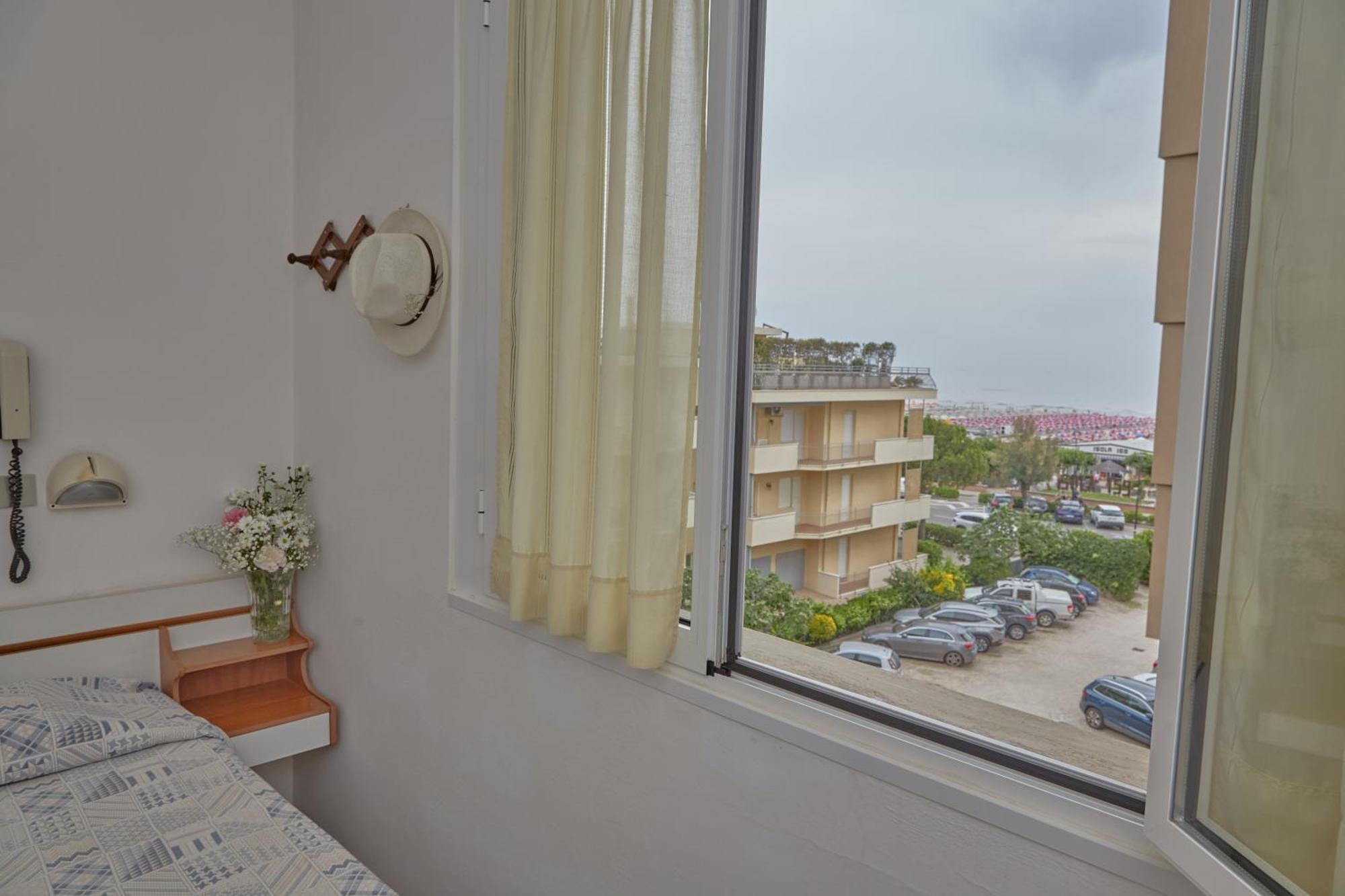 Hotel Italiacervia Bagian luar foto