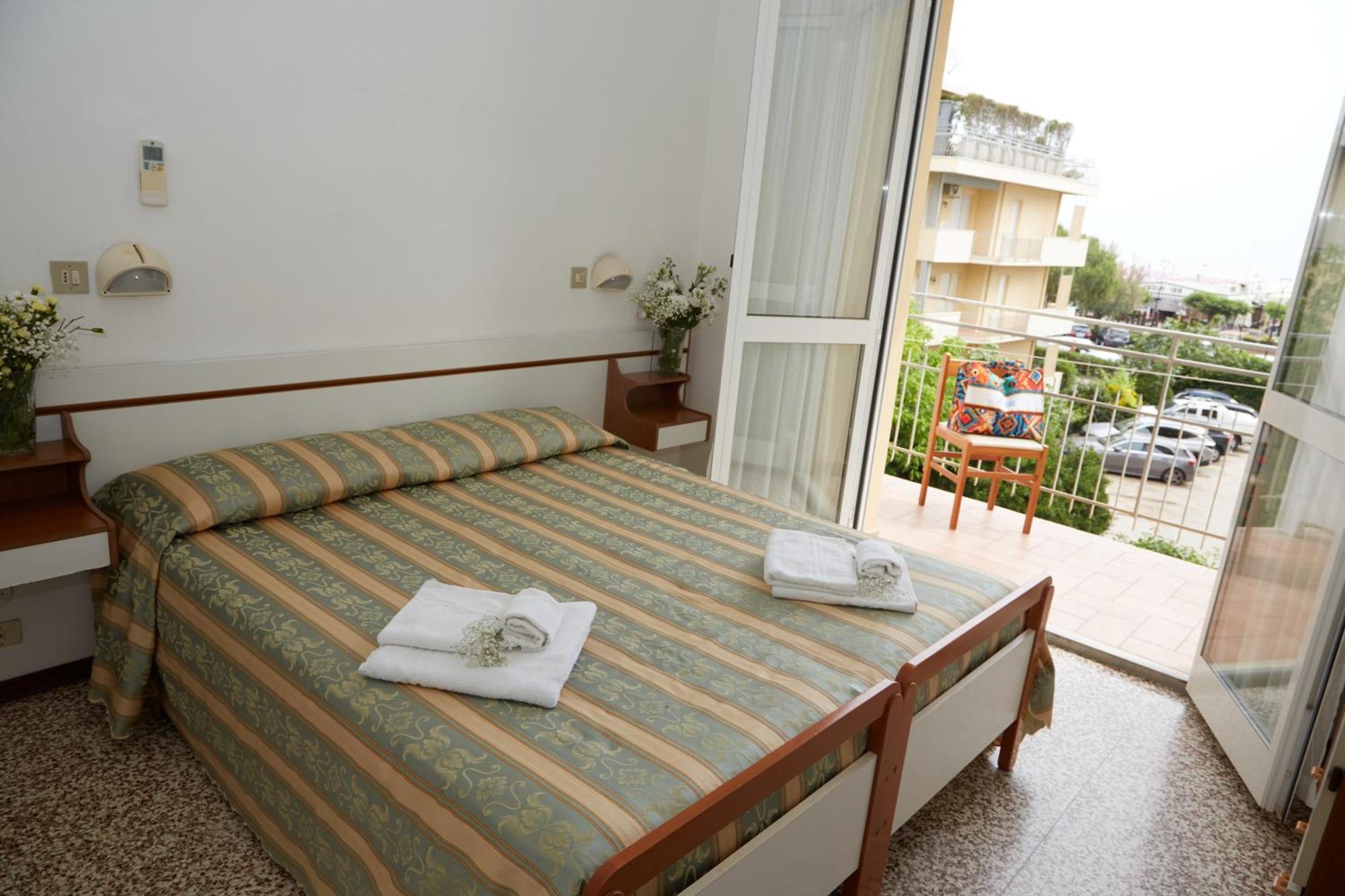 Hotel Italiacervia Bagian luar foto