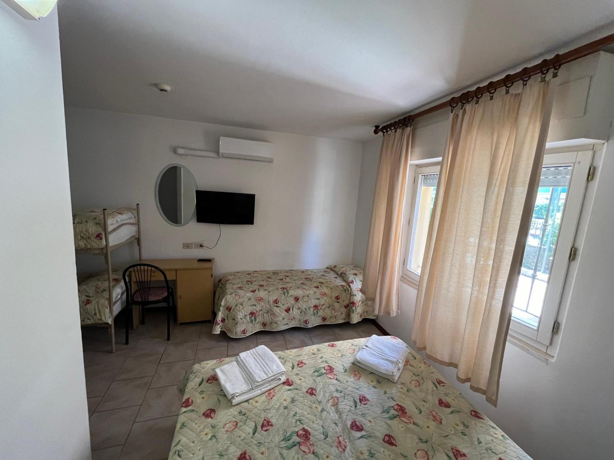 Hotel Italiacervia Bagian luar foto